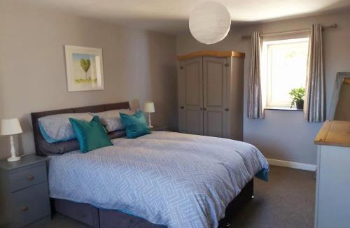 Kilgetty House | Converted Stables at Peaceful Family Farm Stay