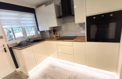 Wallsend Apartment | Conway Gardens 4-Bedroom House