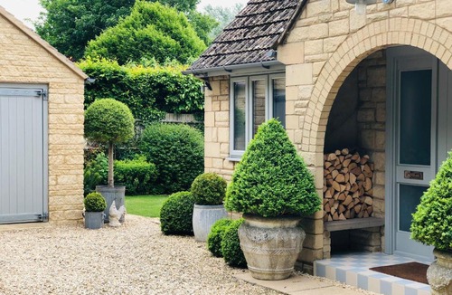 Armscote Bed & Breakfast | Corn Mill Cottage