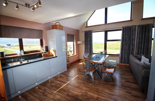 Glen Kyles Cottage | CORNCRAKE COTTAGE, pet friendly, luxury holiday cottage in Leverburgh
