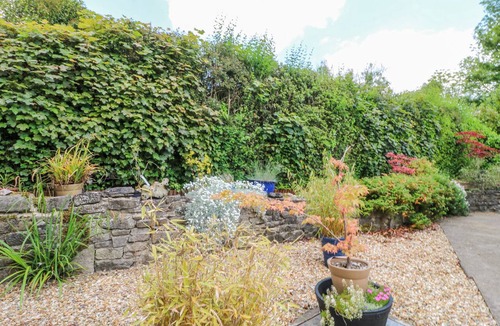 Swinscoe Cottage | Corner Cottage