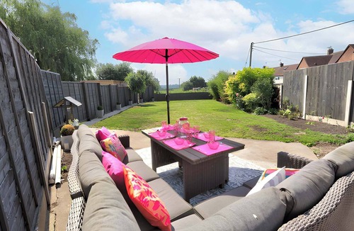 Malpas Cottage | Corner Cottage, Malpas: 4 Bedroom Village House with Parking