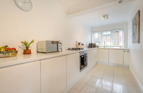 Canterbury House | Cornerways by Bloom Stays - family home in City centre, ideal for exploring Canterbury
