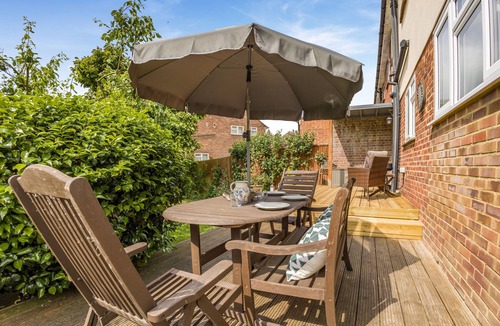 Canterbury House | Cornerways by Bloom Stays - family home in City centre, ideal for exploring Canterbury