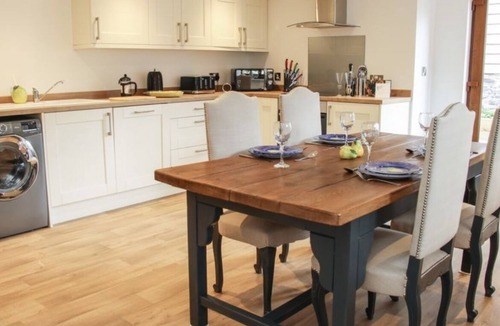 Church Stoke House | Cosy Barn Conversion in Rural Mid-Wales. Pet-friendly, with hot-tub!
