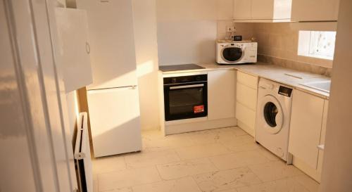 Northampton Apartment | Cosy Central Flat Perfect for Work Stays