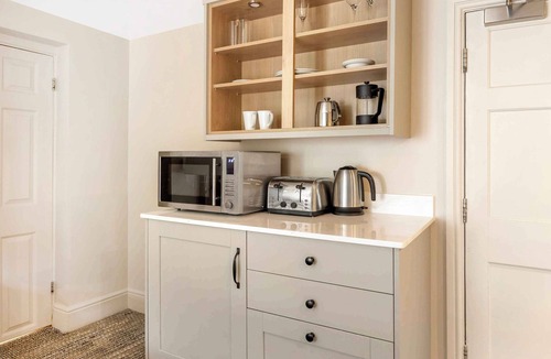 Holsworthy Cabin | Cosy Double Room | Countryside Resort | Sleeps 2