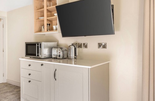 Holsworthy Cabin | Cosy Double Room | Countryside Resort | Sleeps 2