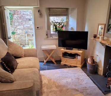 Llangattock House | Cosy Llangattock Hideaway