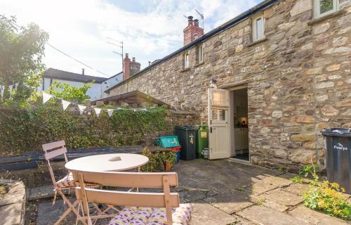Llangattock House | Cosy Llangattock Hideaway