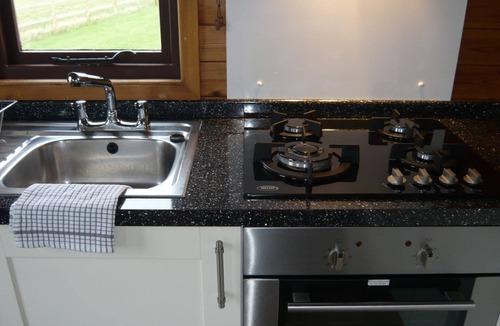 Romney Marsh House | Cosy Pine Lodge With far Reaching Country Views and Large sun Deck