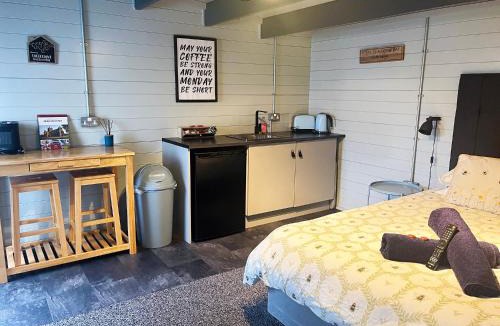 Hereford Apartment | Cosy, Self-Contained Garden Room in City Centre!