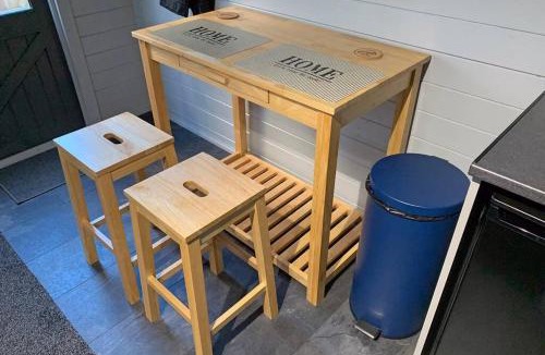 Hereford Apartment | Cosy, Self-Contained Garden Room in City Centre!
