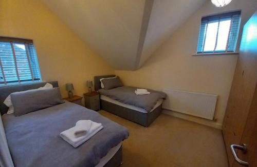Beeston Apartment | Cosy Spacious 2 bedroom Apartment Free Parking