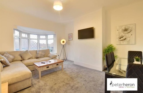 Sunderland House | Cosy & spacious bungalow near to coast