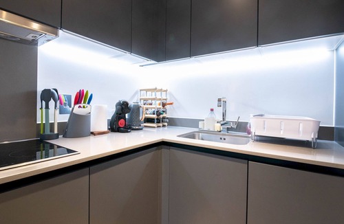 Markhouse Apartment | Cosy Studio flat with a Balcony - Pass the Keys