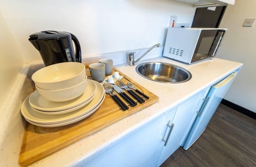 Selly Oak Apartment | Cosy top floor studio available near the city!