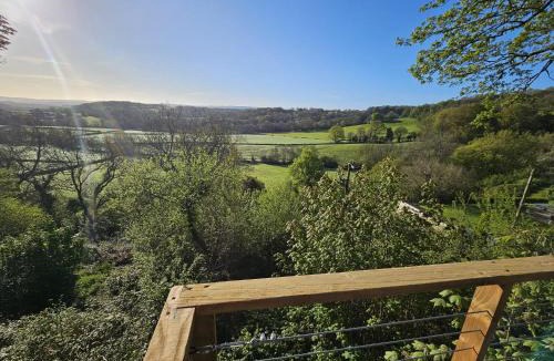 Monkswood Ski Chalet | Cosy Treehouse