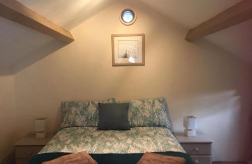 Yealand Conyers House | Cottage - Sleeps 4 - Pets Ok - Garden - Parking
