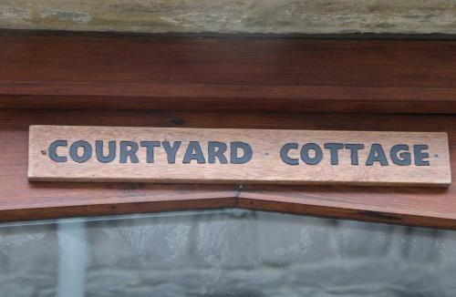 Peak District House | Courtyard Cottage
