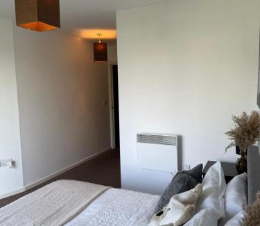 Clayton House | Cozy room in a shared flat by Etihad and Coop Live Arena