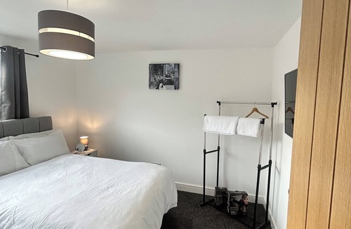 Tipton Apartment | cozy serene flat