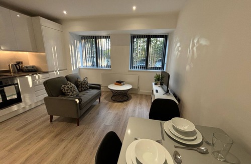 Barnt Green Apartment | Cozy Studio in Solihull - NEC or Airport