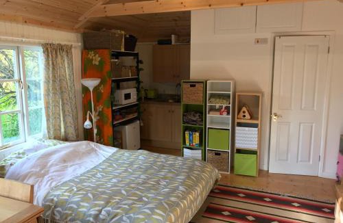 Lewes House | Crabapple Cottage B&B