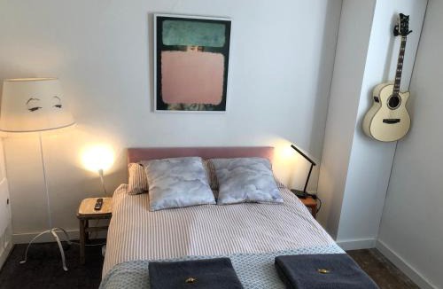 Briston House | Creative Norfolk Chapel with Piano and Sauna Sleeps 10