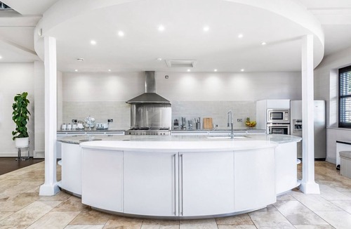 Cray Meadows Villa | Crescent Mansion - Seven Bedroom Villa, Sleeps 16