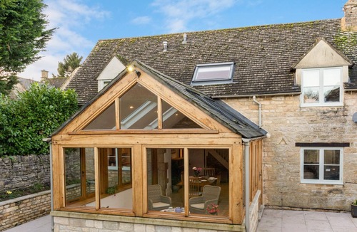Nether Westcote House | Crofter's Barn - sleeps 2 guests in 1 bedroom