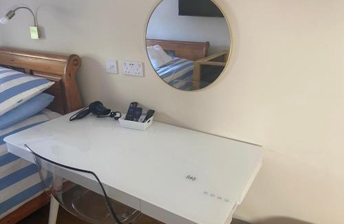 Portland Apartment | Crows Nest - cosy, tiny cottage