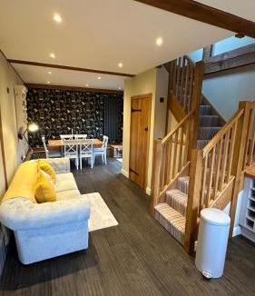 Middleyard House | Cuckoo Penn Hideaway - Luxury Cotswold Retreat
