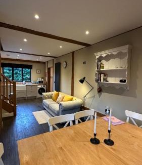 Middleyard House | Cuckoo Penn Hideaway - Luxury Cotswold Retreat