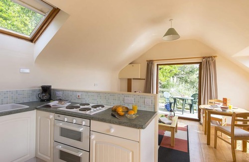 Marazion Cottage | Cudden View - Spacious Character Cottage, Sea & Coastal Views, Balcony, Parking