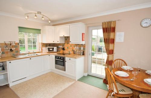 Boston House | Curlew Cottage - E3752