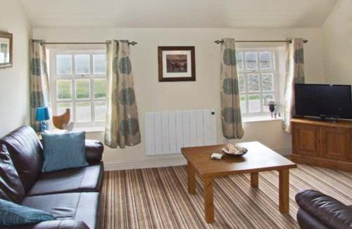 Longnor House | Curlew Cottage