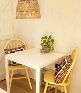 Mold House | Cwt Cen y Coed