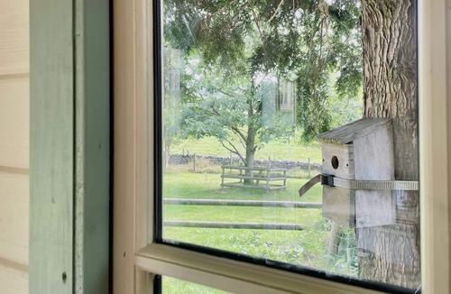 Cwmtirmynach Cottage | Cwt Tyddyn Shepherd's Hut