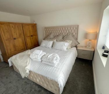 Llandaff North House | Cwtch Mawr
