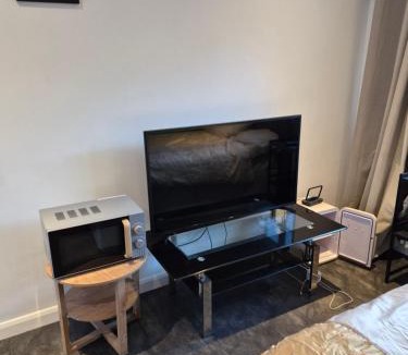 Thames Apartment | D D Studio Apartment
