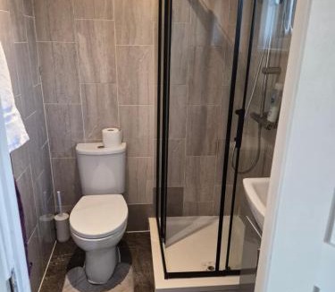 Thames Apartment | D D Studio Apartment