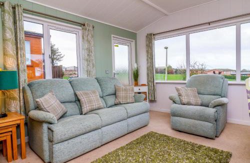 Mullacott House | Daffodil Lodge