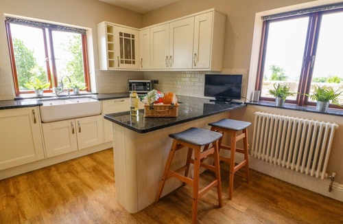 Ingleton Cottage | DAIRY COTTAGE, pet friendly, character holiday cottage in Ingleton