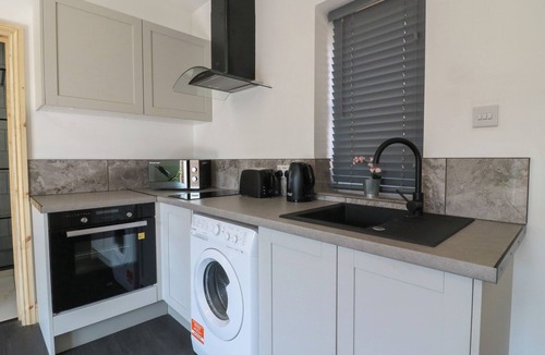 Earls Barton Cottage | Daisy