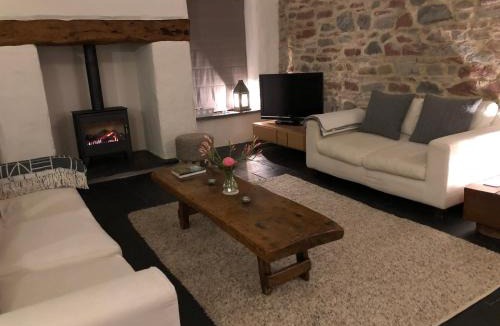 Carmarthen Bed & Breakfast | Dan y Graig Barn, Carmarthen