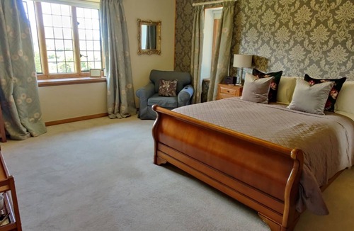 Bossington Bed & Breakfast | Danesbrook B&B ensuite, king, sea view room