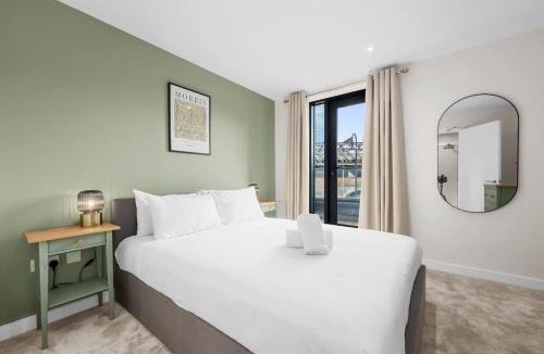 Castlefield Apartment | Deansgate Flat With Free Parking By City SuperHost