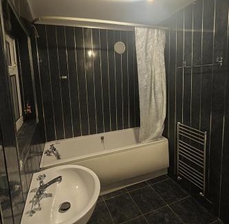 Ashton-under-Lyne House | Decor Dreams - Luxury Family & Business Stay