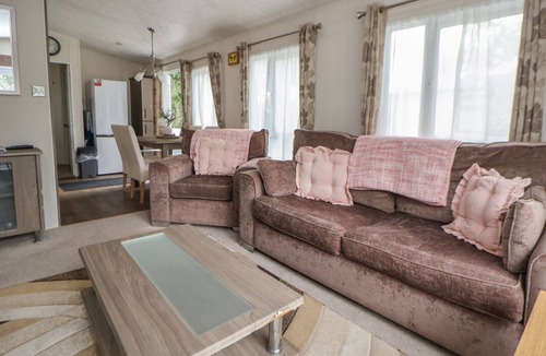 Ruthin House | Delta Superior, Ruthin